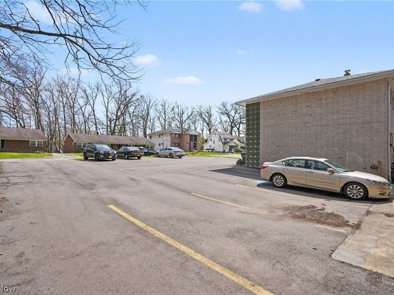 1376 Forest Glen Drive, Cuyahoga Falls, OH 44221 Photo 18