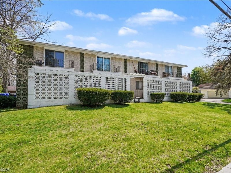 1376 Forest Glen Drive, Cuyahoga Falls, OH 44221 Photo 2