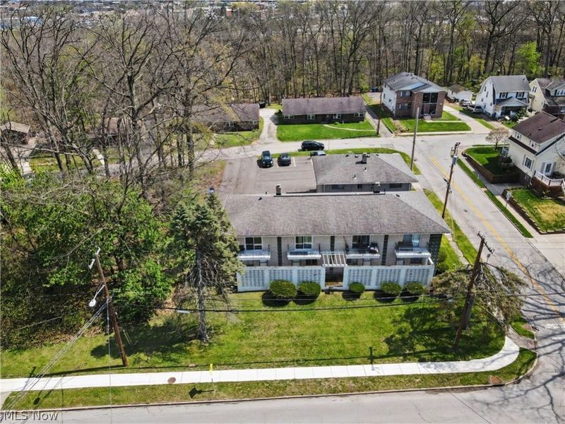 1376 Forest Glen Drive, Cuyahoga Falls, OH 44221 Photo 23