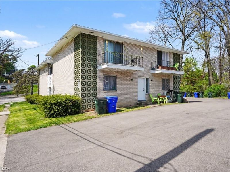 1376 Forest Glen Drive, Cuyahoga Falls, OH 44221 Photo 7