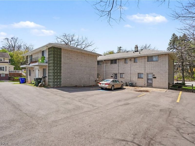 1376 Forest Glen Drive, Cuyahoga Falls, OH 44221 Photo 9