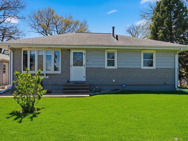 807 Maynard Avenue, Waterloo, IA 50701