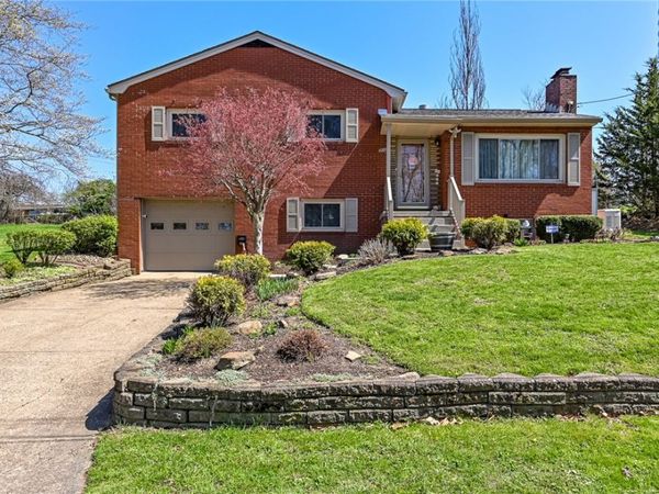 901 Roosevelt St , Conway, PA 15027