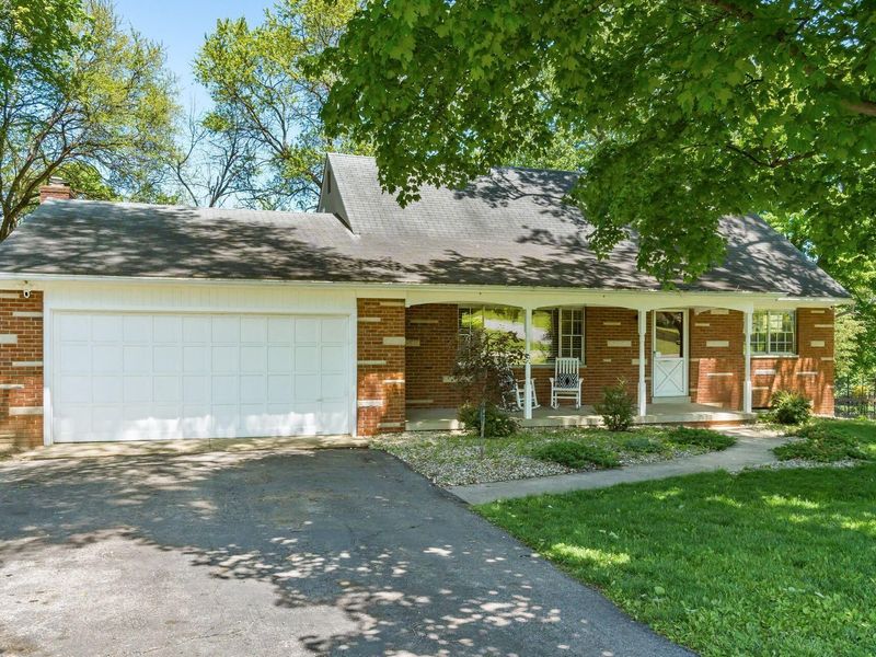 2208 Berry Hill Drive, Grove City, OH 43123 Photo 1