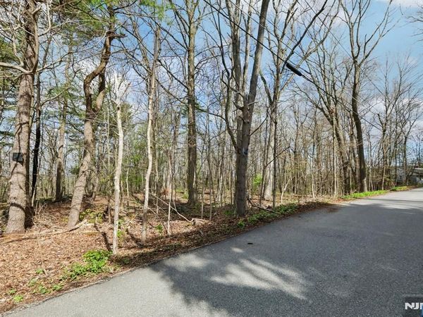 11 Alamoosook Road, VERNON, NJ 07422
