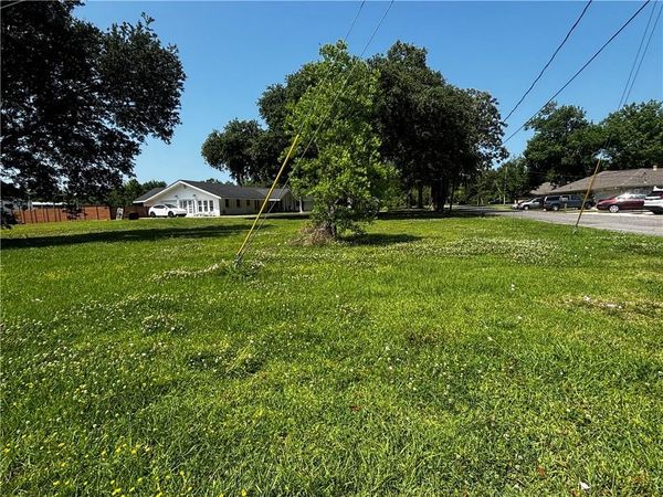 BERNARD Avenue , Ama, LA 70031