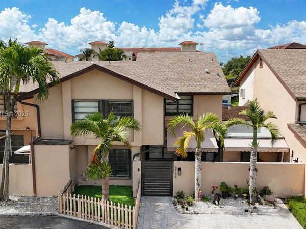 8186 NW 98th Ln , Unit 123, Hialeah Gardens, FL 33016