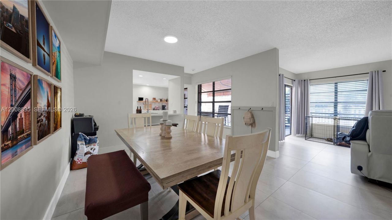 8186 NW 98th Ln, Unit 123, Hialeah Gardens, FL 33016 Photo
