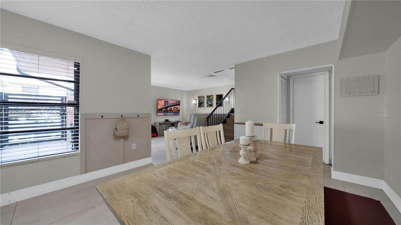 8186 NW 98th Ln, Unit 123, Hialeah Gardens, FL 33016 Photo