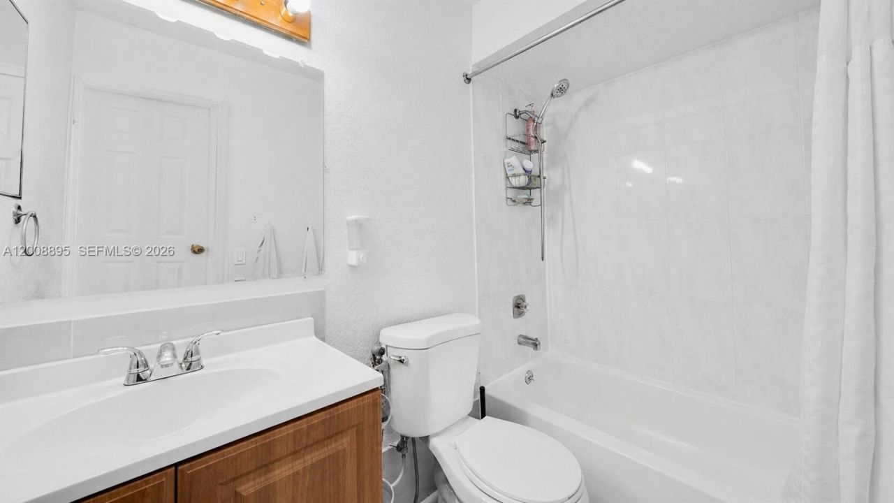 8186 NW 98th Ln, Unit 123, Hialeah Gardens, FL 33016 Photo
