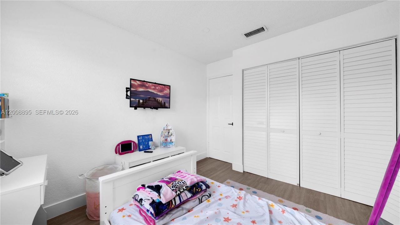 8186 NW 98th Ln, Unit 123, Hialeah Gardens, FL 33016 Photo