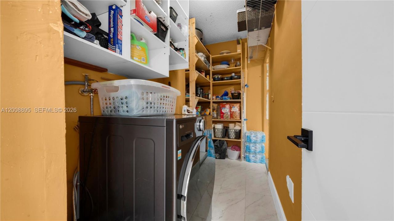 8186 NW 98th Ln, Unit 123, Hialeah Gardens, FL 33016 Photo