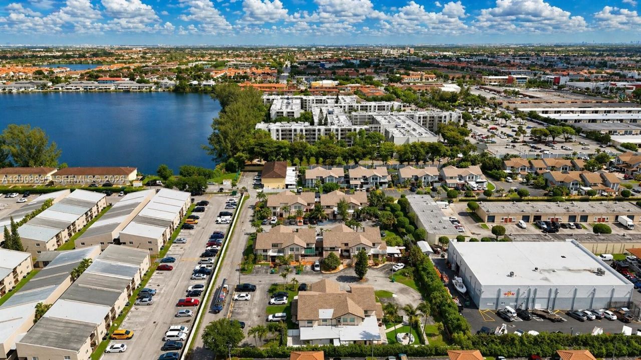 8186 NW 98th Ln, Unit 123, Hialeah Gardens, FL 33016 Photo