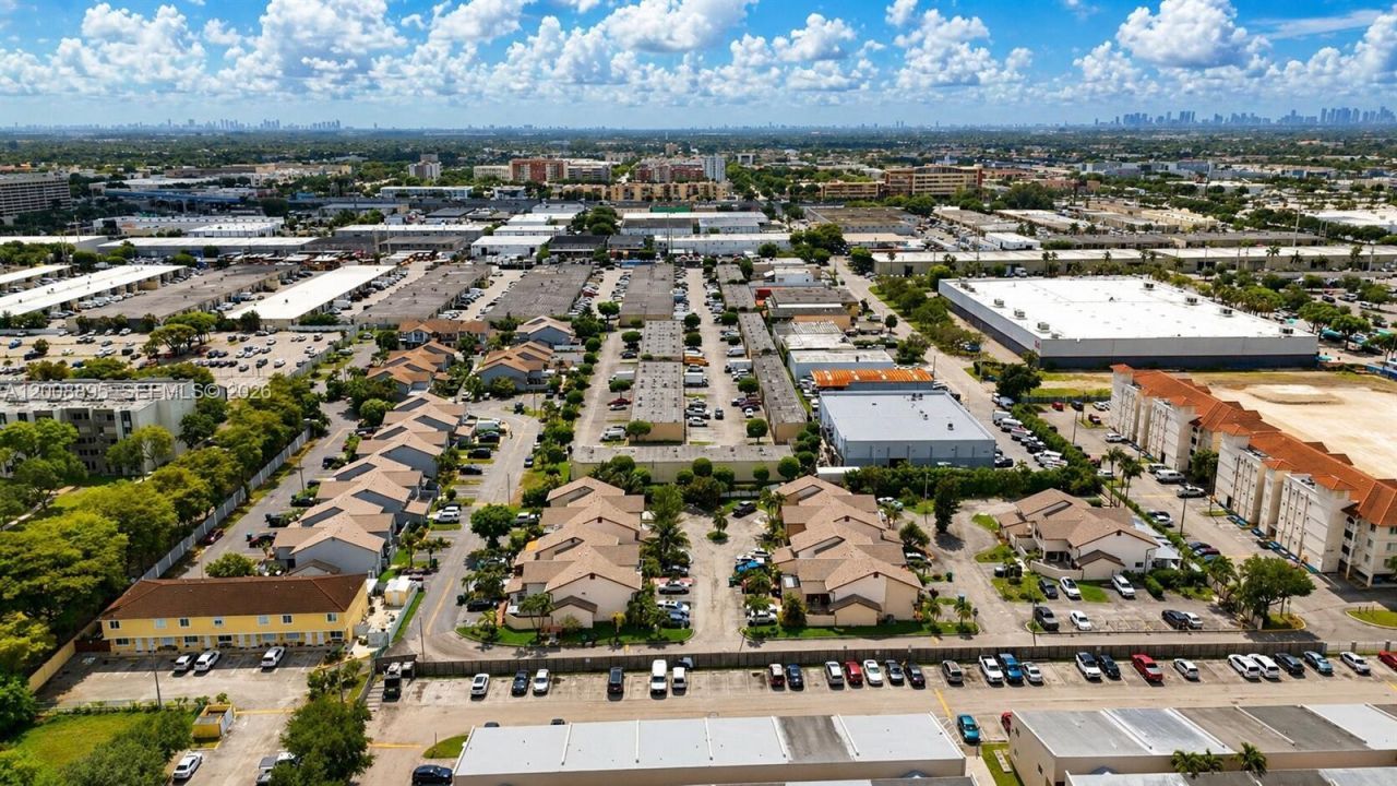 8186 NW 98th Ln, Unit 123, Hialeah Gardens, FL 33016 Photo