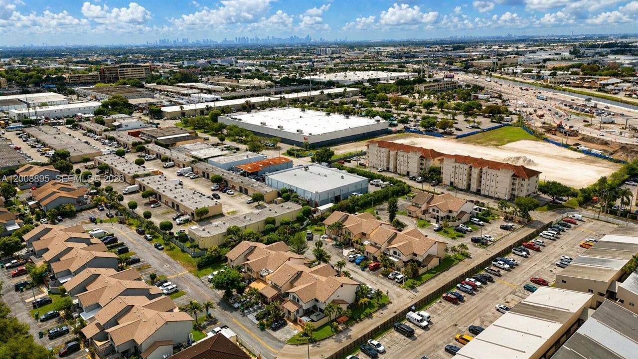 8186 NW 98th Ln, Unit 123, Hialeah Gardens, FL 33016 Photo