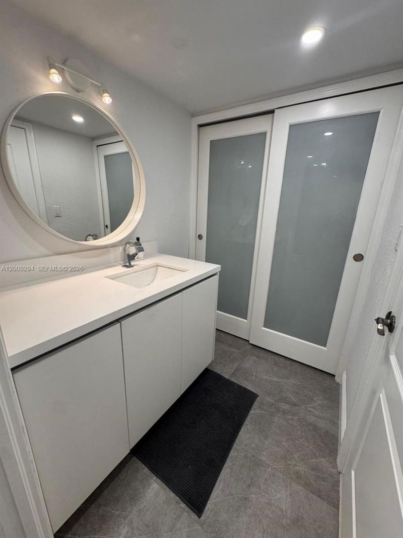 2301 Collins Ave , Unit 427, Miami Beach, FL 33139 Photo