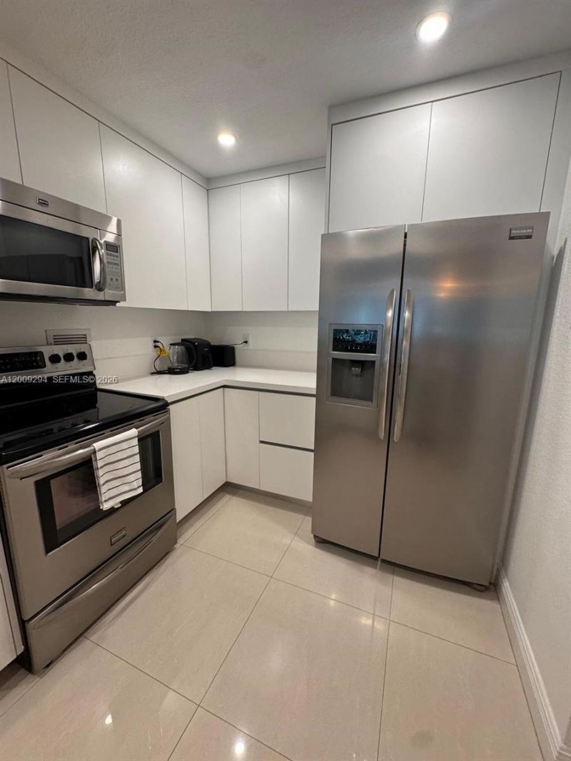2301 Collins Ave , Unit 427, Miami Beach, FL 33139 Photo