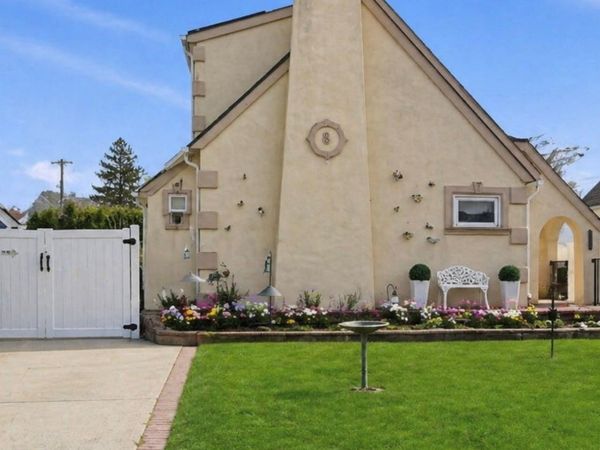 768 Edward Street , North Baldwin, NY 11510