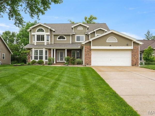 911 Hemingway Lane, Weldon Spring, MO 63304
