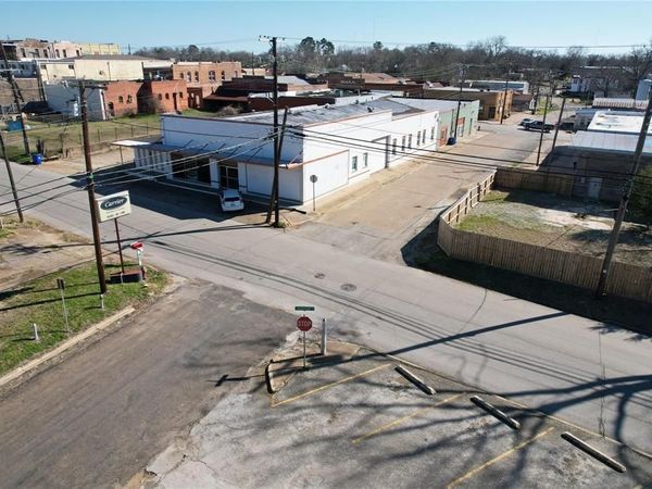 201 E Houston Avenue , Crockett, TX 75835