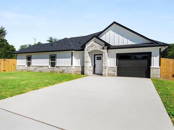 510 Washington Street, Ennis, TX 75119