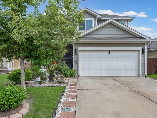 250 Twisted Oaks LN, Buda, TX 78610