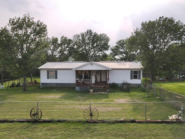 1766 Fm 2104, Paige, TX 78659