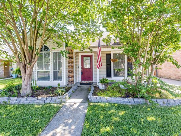 1833 Myrtle Ridge Dr, Baton Rouge, LA 70816