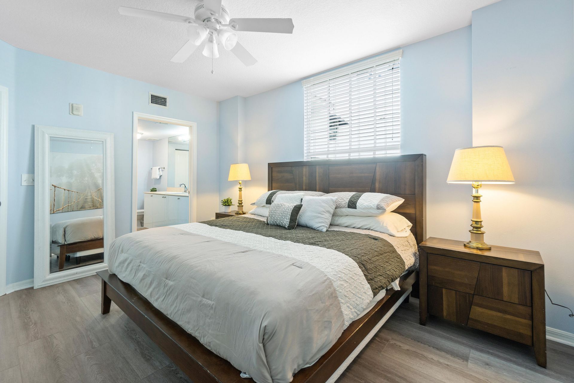600 S Dixie Highway, Unit 733, West Palm Beach, FL 33401 Photo