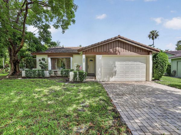 2551 NW 98th Terrace, Coral Springs, FL 33065