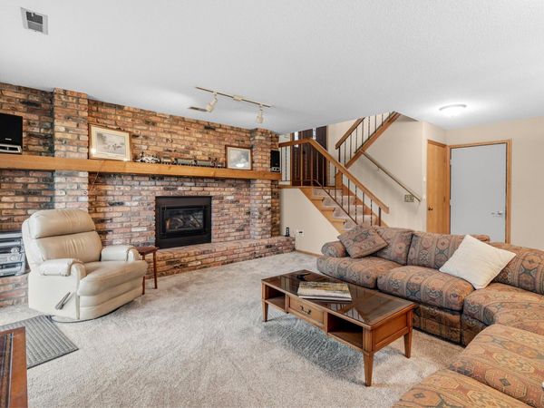 1005 Aston Circle, Burnsville, MN 55337