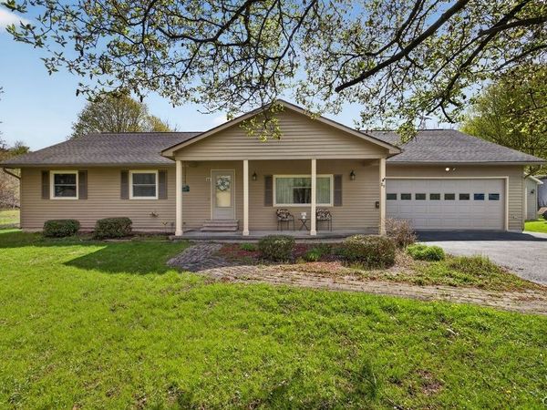 89 Canton St, Baldwinsville, NY 13027