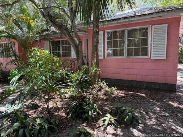 713 SW Bryant Avenue, Stuart, FL 34994