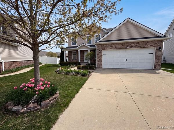 42824 Greystone Drive, Sterling Heights, MI 48313