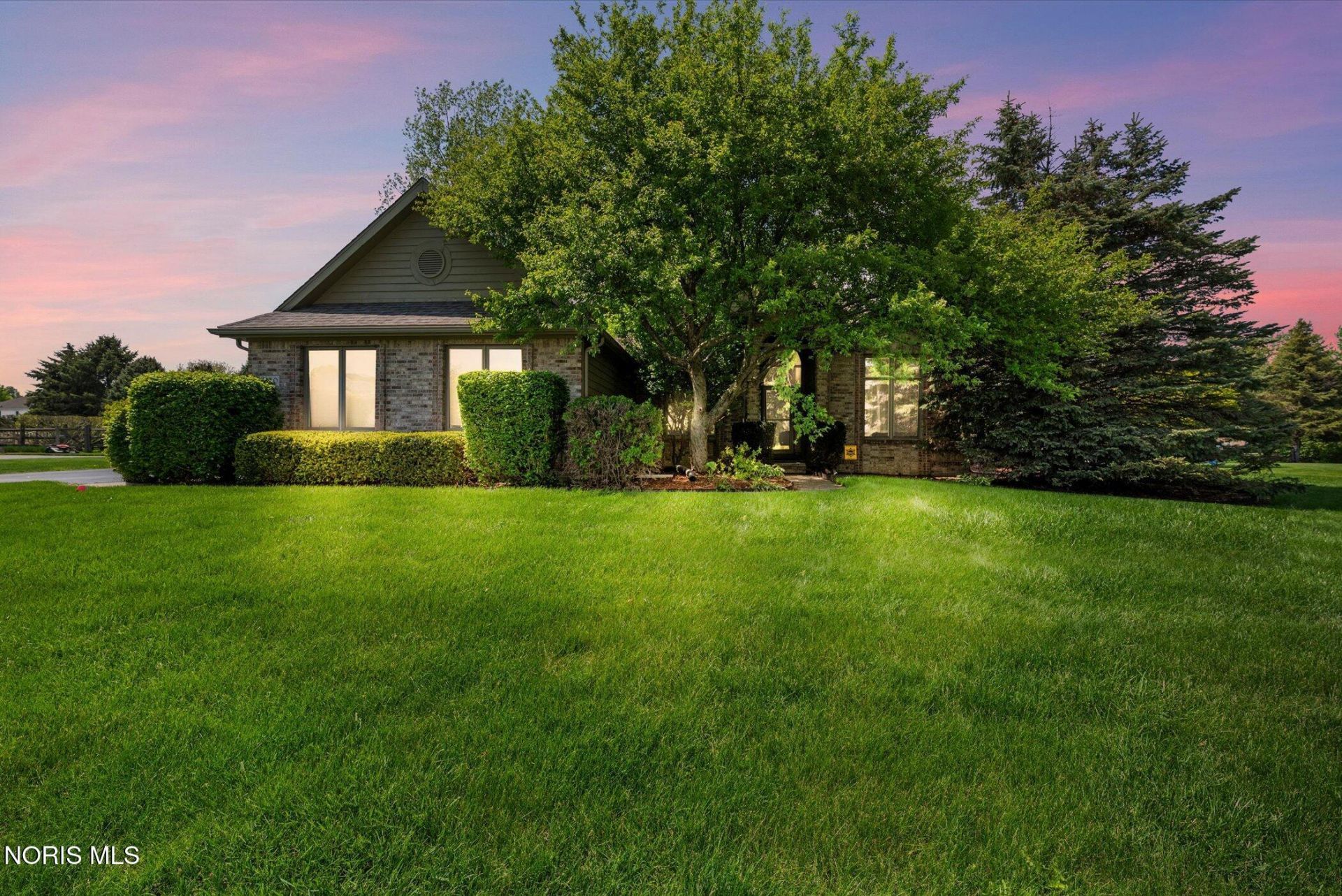 3130 Stonegate Drive, Maumee, OH 43537 Main Photo