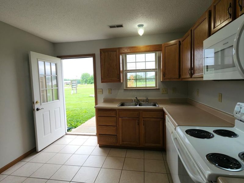 109 Nora Drive, Frazeysburg, OH 43822 Photo 21