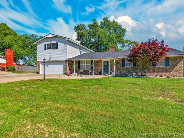 502 S Barclay Avenue , Dewey, OK 74029