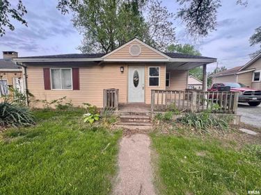 1312 S 10TH Street, Pekin, IL 61554