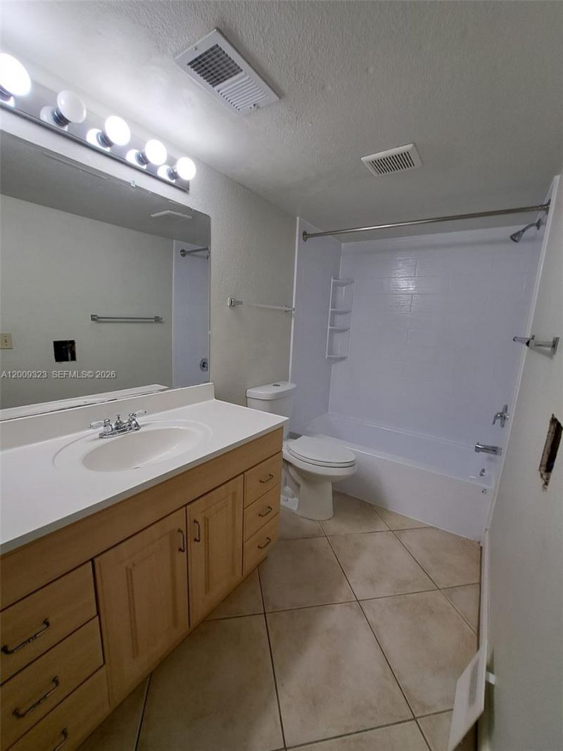 2796 S University Dr, Unit 2106, Davie, FL 33328 Photo