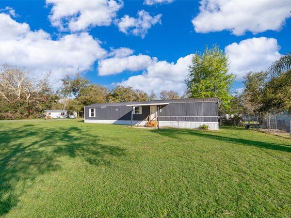 101 CAROLINE AVENUE , LADY LAKE, FL 32159