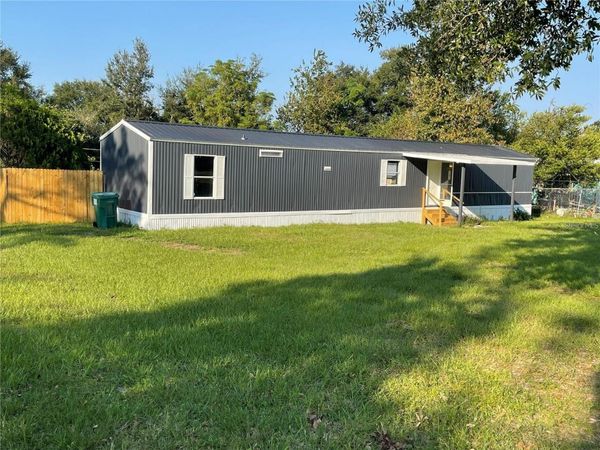 101 CAROLINE AVENUE , LADY LAKE, FL 32159