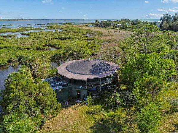 10501 PINE ISLAND DRIVE , WEEKI WACHEE, FL 34607