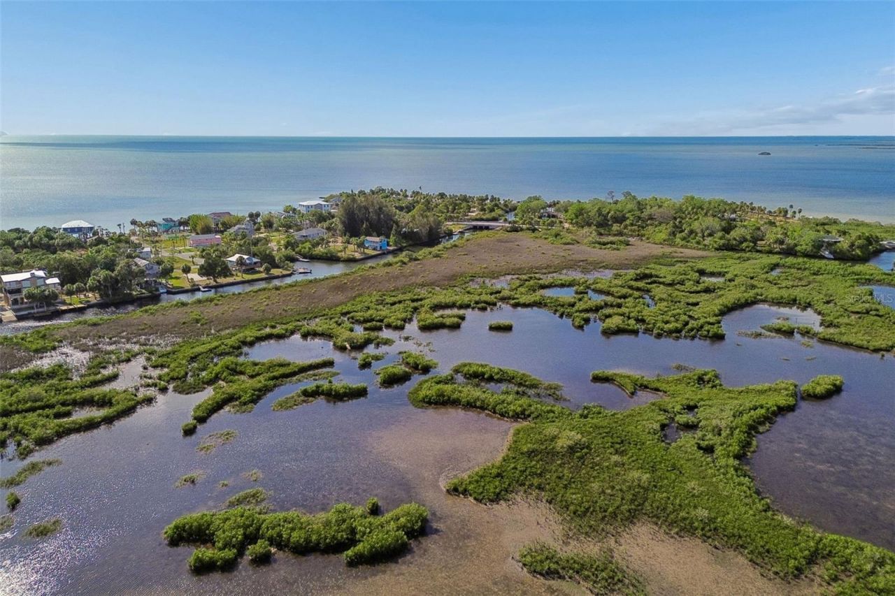 10501 Pine Island Drive , Weeki Wachee, FL 34607 Photo