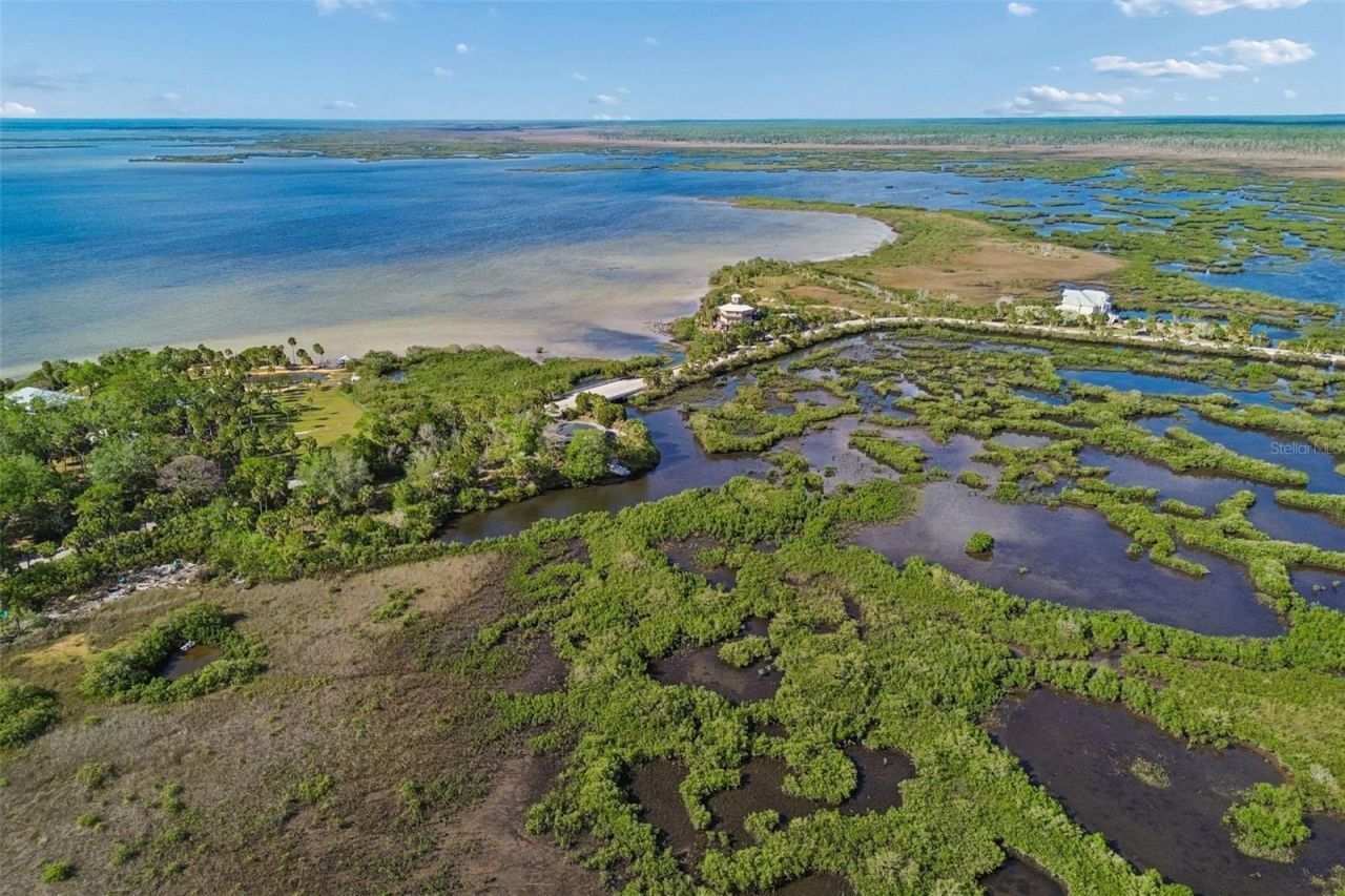 10501 Pine Island Drive , Weeki Wachee, FL 34607 Photo