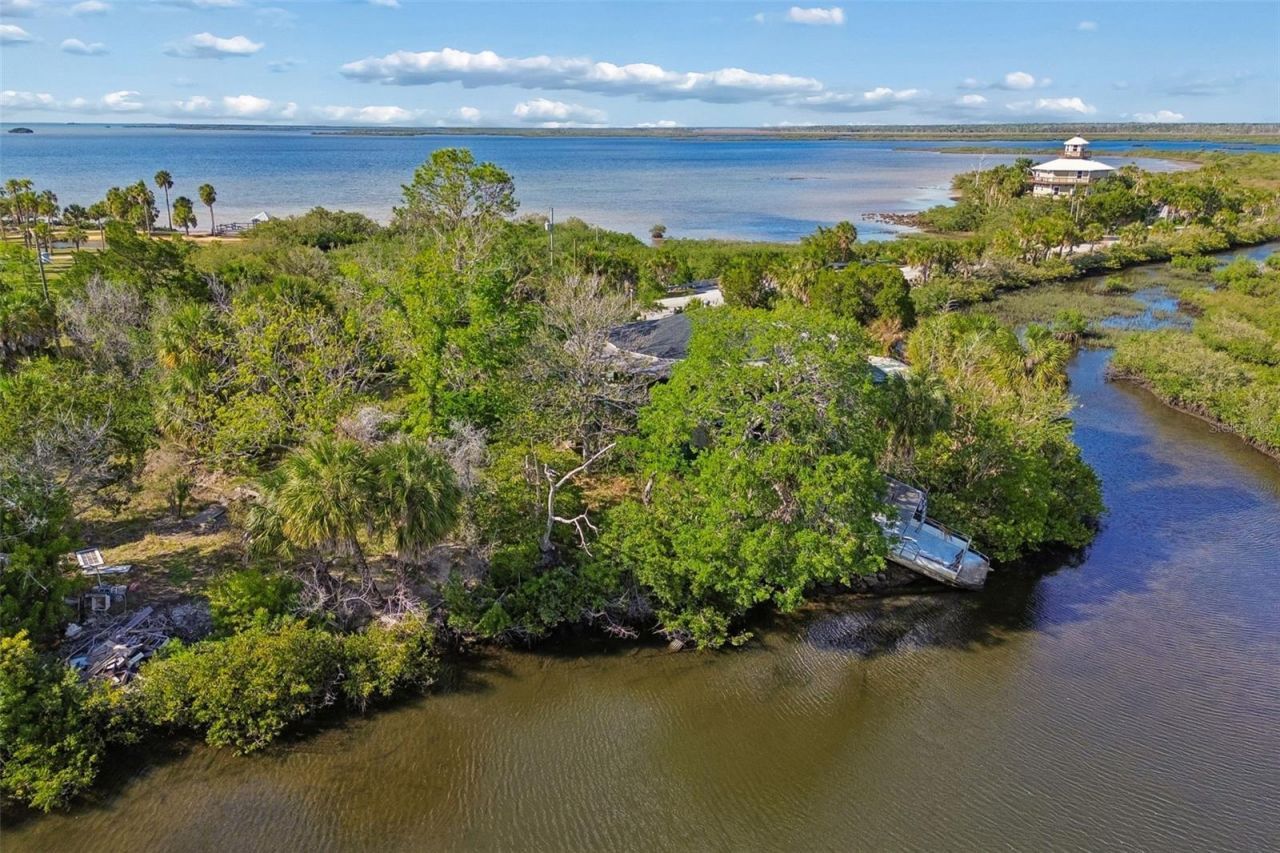 10501 Pine Island Drive , Weeki Wachee, FL 34607 Photo