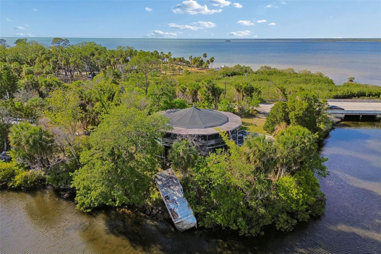 10501 Pine Island Drive , Weeki Wachee, FL 34607 Photo