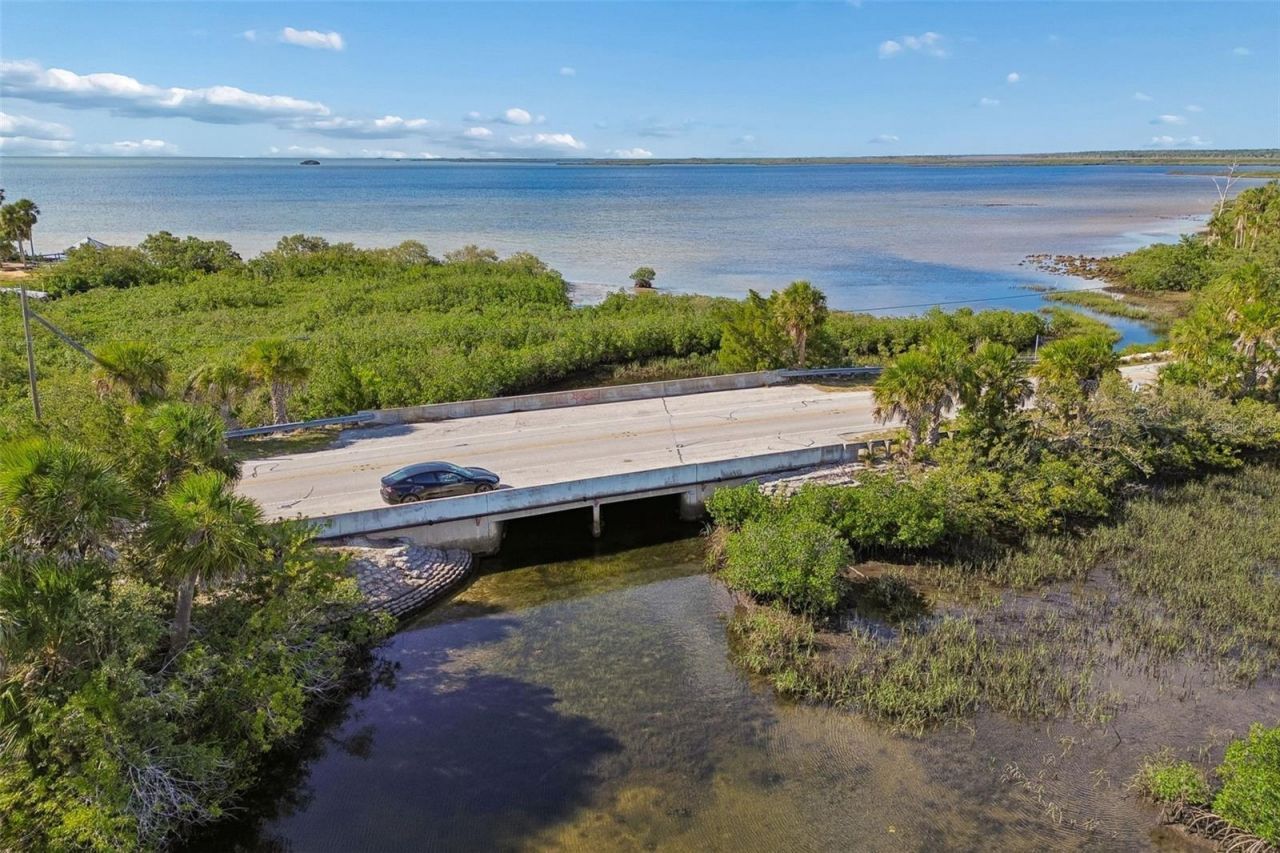 10501 Pine Island Drive , Weeki Wachee, FL 34607 Photo