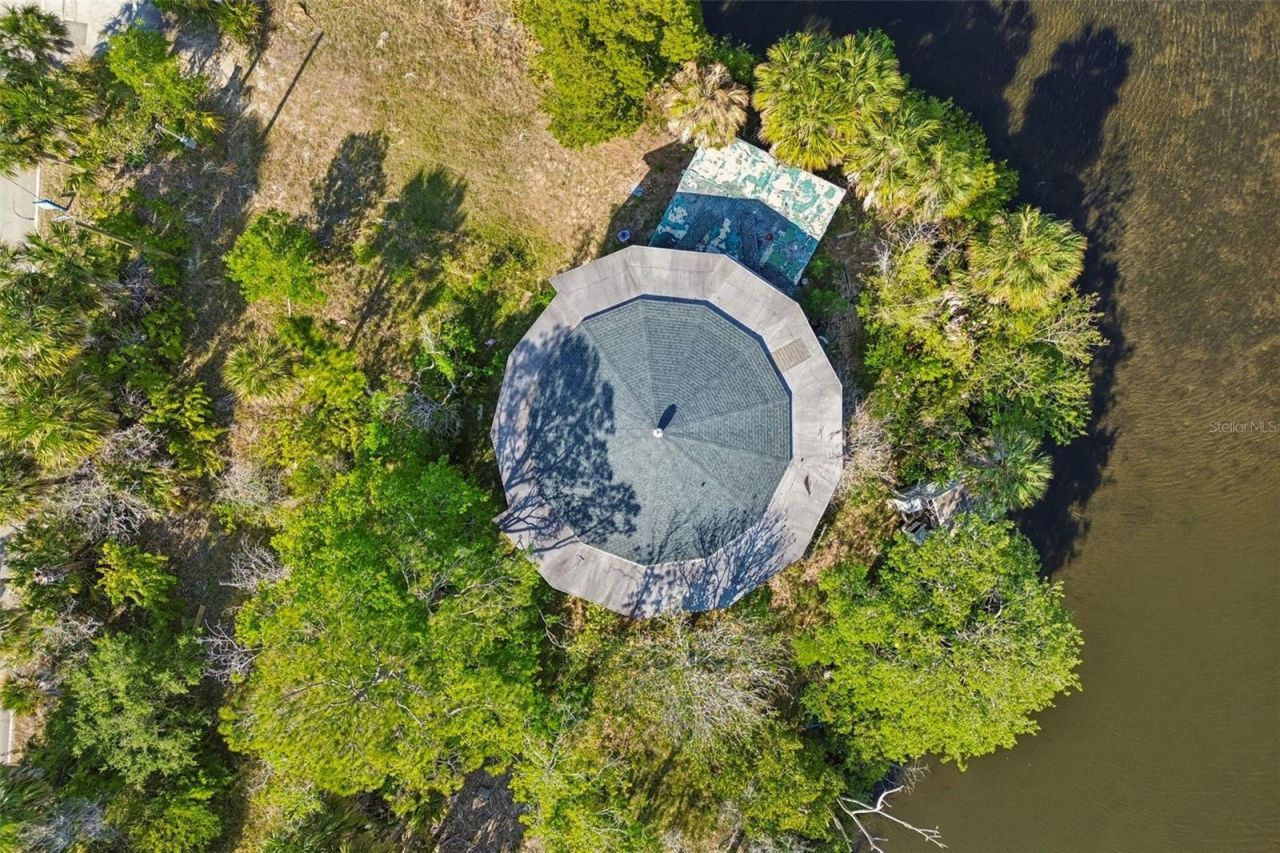 10501 Pine Island Drive , Weeki Wachee, FL 34607 Photo