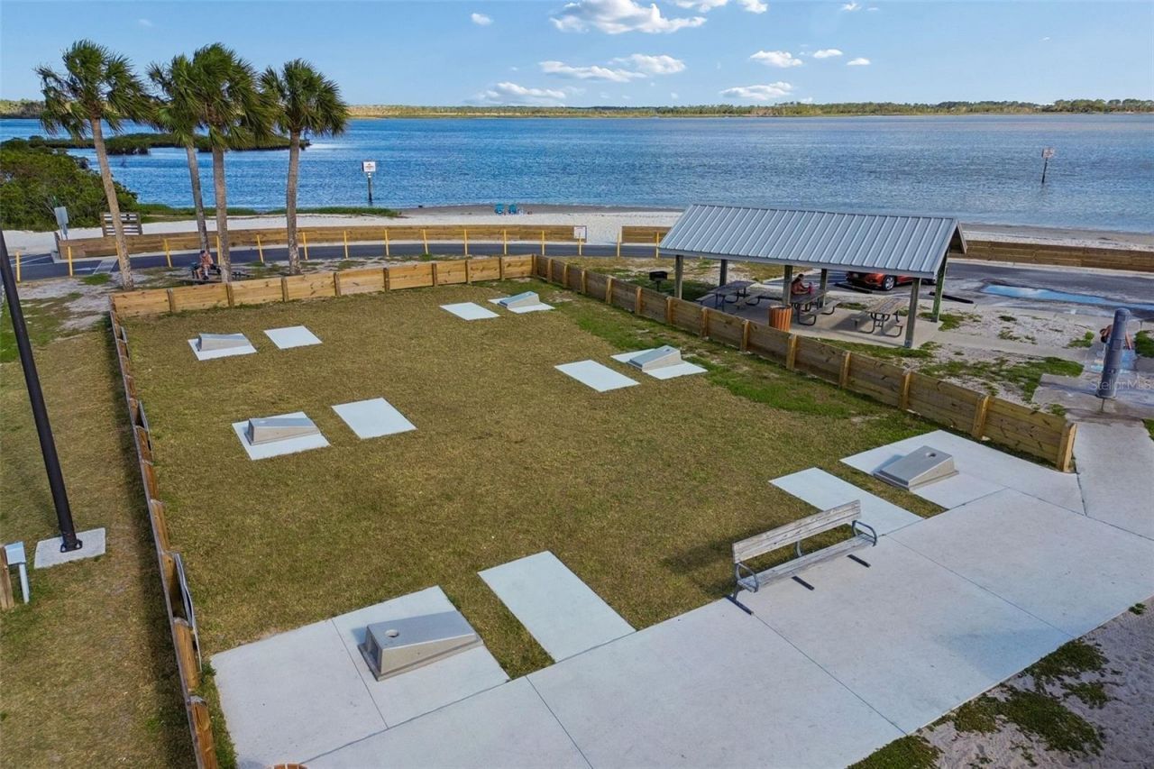 10501 Pine Island Drive , Weeki Wachee, FL 34607 Photo