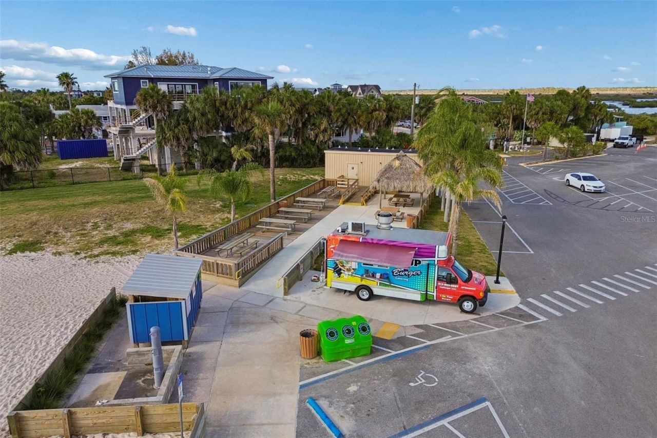 10501 Pine Island Drive , Weeki Wachee, FL 34607 Photo